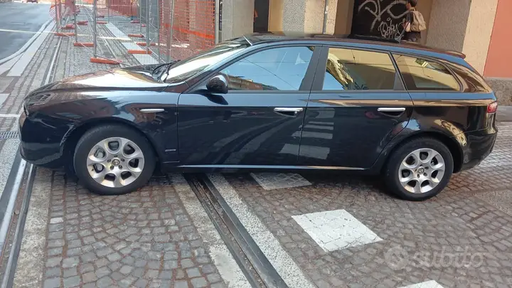 Alfa Romeo 159 2009 photo 4