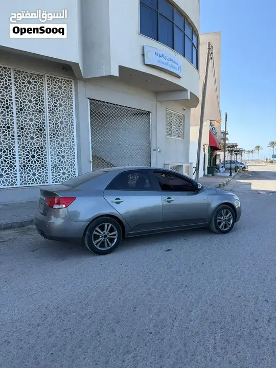 Kia Forte 2010 photo 2