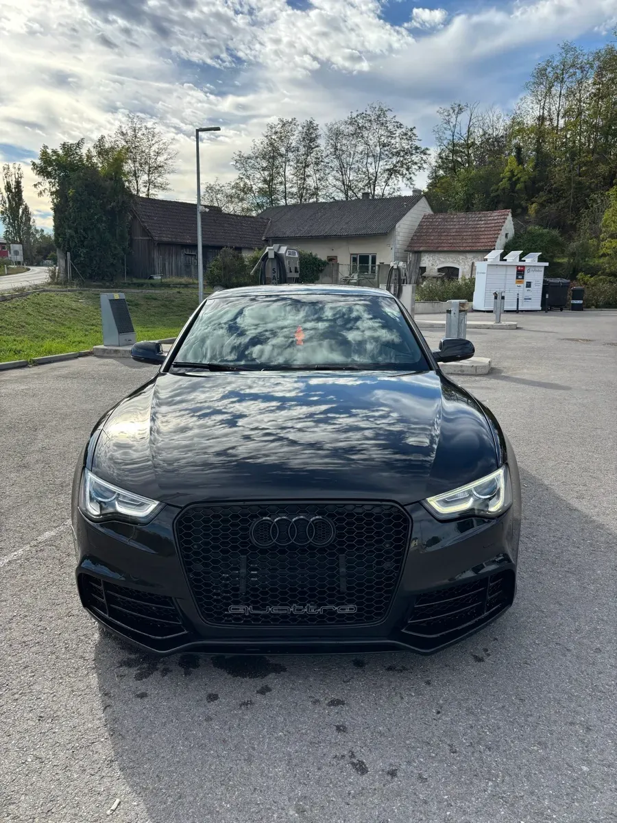 Audi A5 2009 photo 2