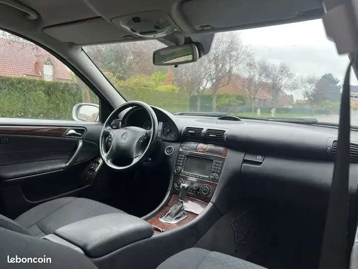 Mercedes-Benz C-Class 2005 photo 3