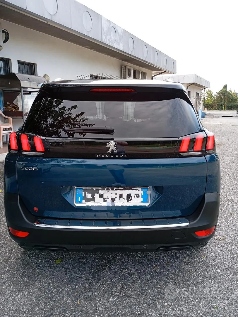 Peugeot 5008 2023 photo 2