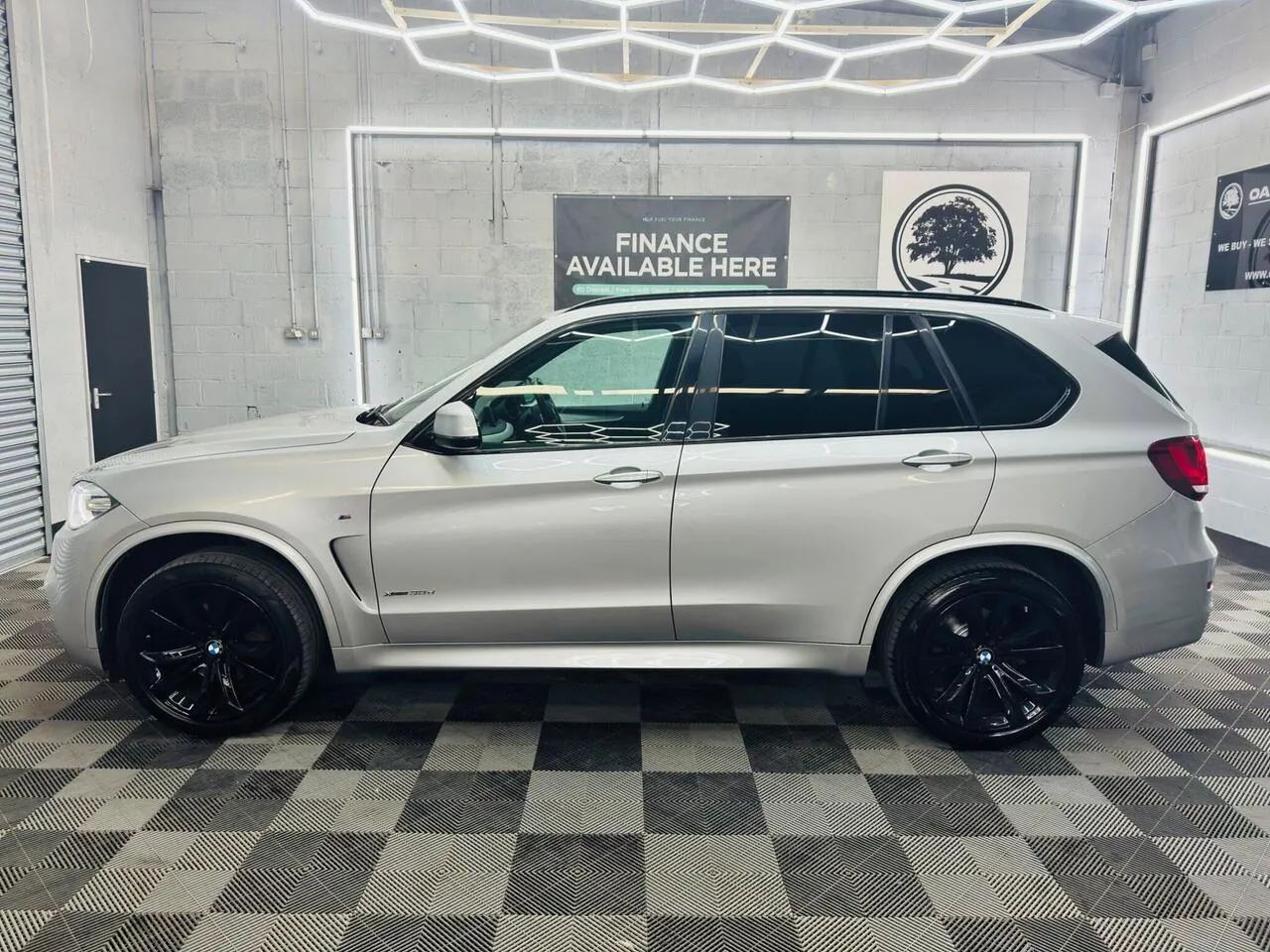 BMW X5 2015 photo 2