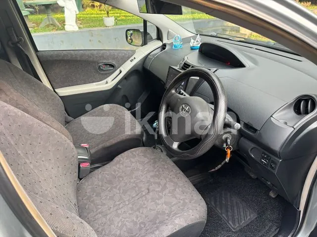 Toyota Vitz 2008 photo 4