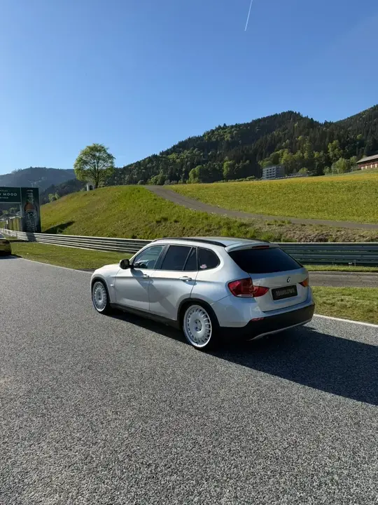 BMW X1 2010 photo 2