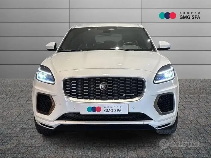 Jaguar E-Pace 2022 photo 2