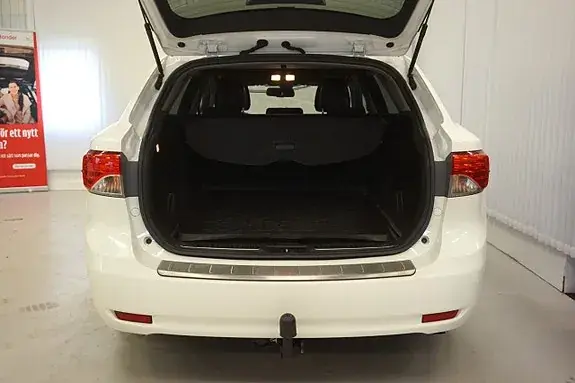 Toyota Avensis 2012 photo 4