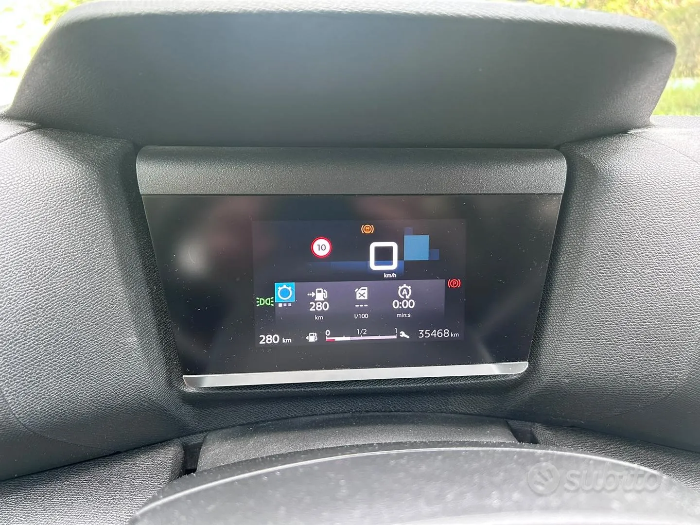 Citroen C4 2024 photo 2