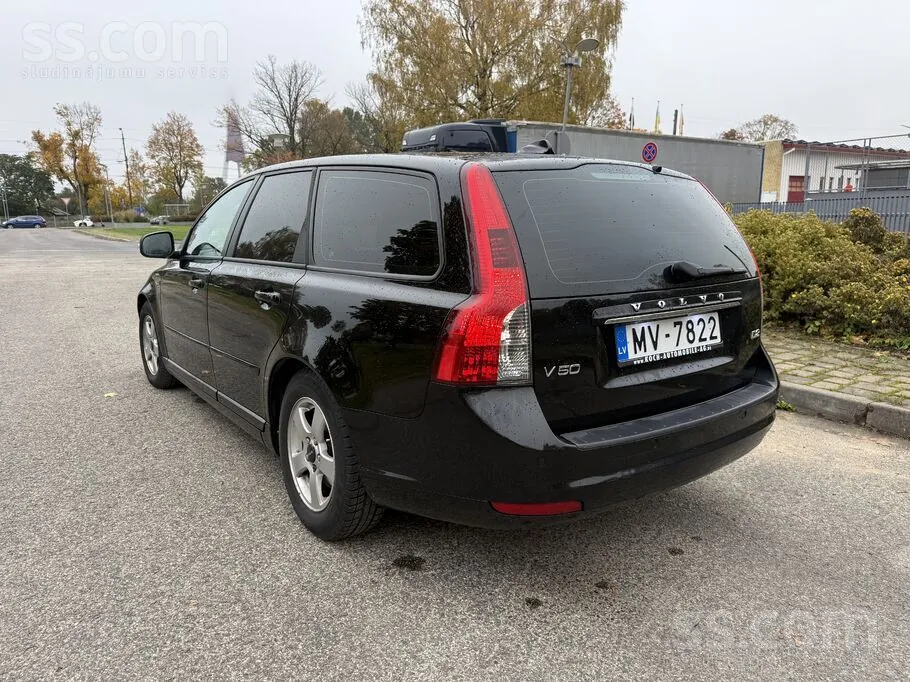 Volvo V50 2012 photo 3