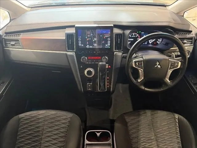 Mitsubishi Delica D:5 2019 photo 3