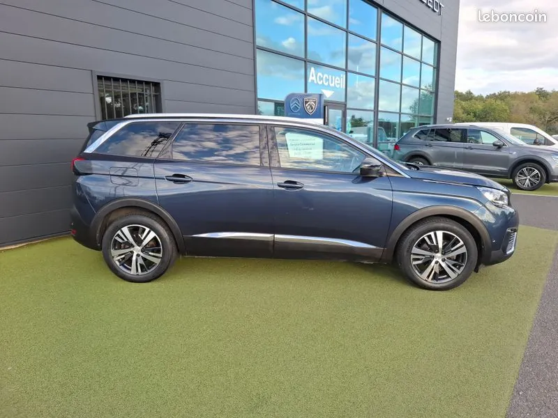 Peugeot 5008 2018 photo 2
