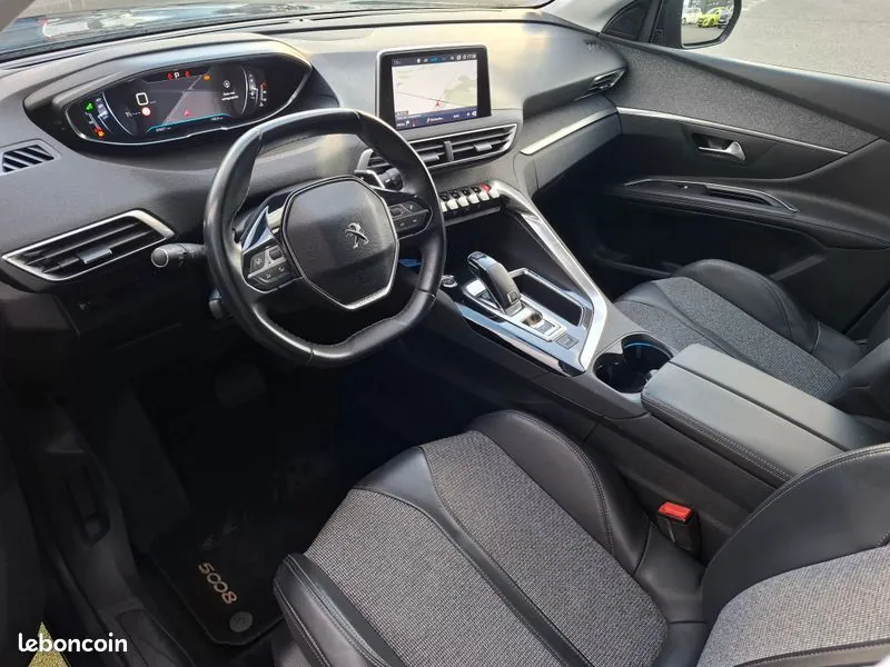 Peugeot 5008 2018 photo 3