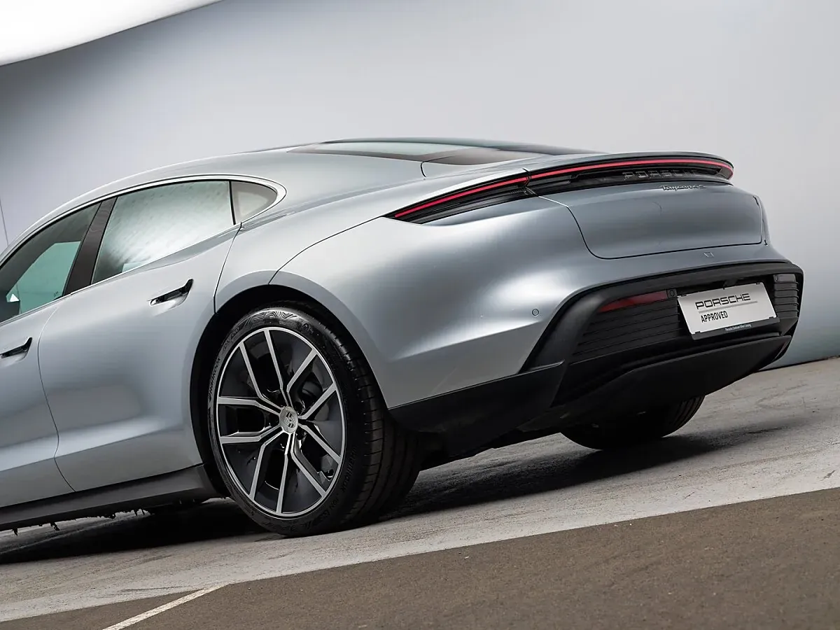Porsche Taycan 2025 photo 3