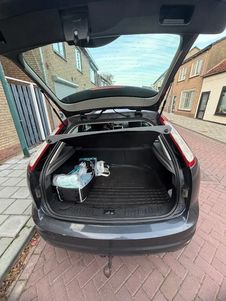 Ford Focus 2011 photo 2
