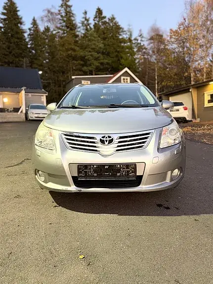 Toyota Avensis 2010 photo 3