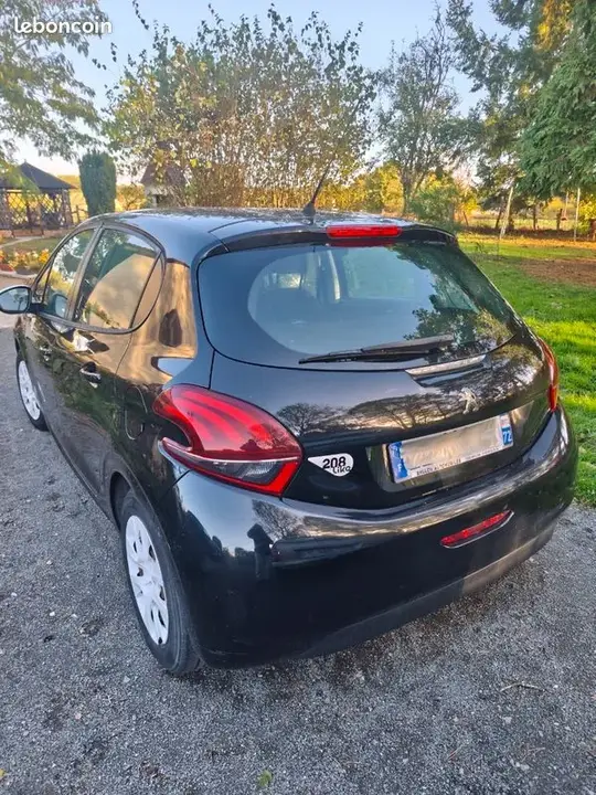 Peugeot 208 2016 photo 2
