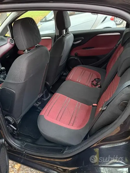 Fiat Punto 2012 photo 2