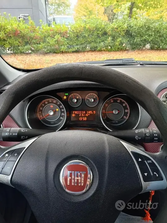 Fiat Punto 2012 photo 3