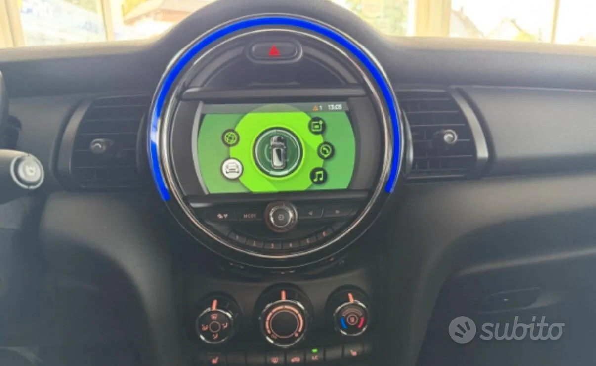 Mini One Cabrio 2019 photo 5