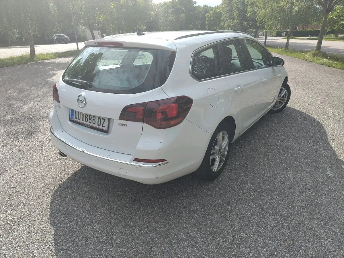 Opel Astra 2015 photo 3