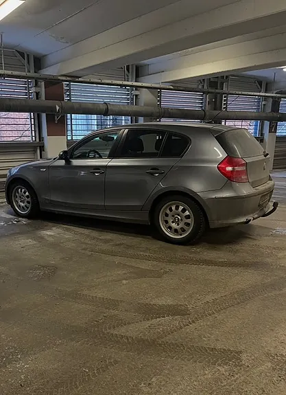 BMW 118D 2009 photo 2