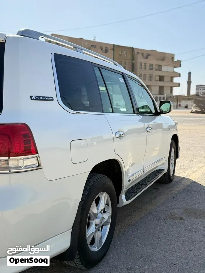 Toyota Land Cruiser 2010 photo 2