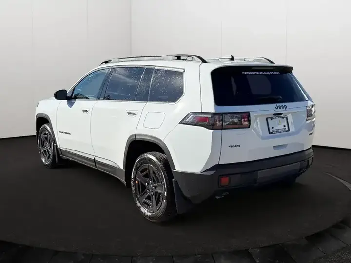 Jeep Cherokee 2026 photo 4