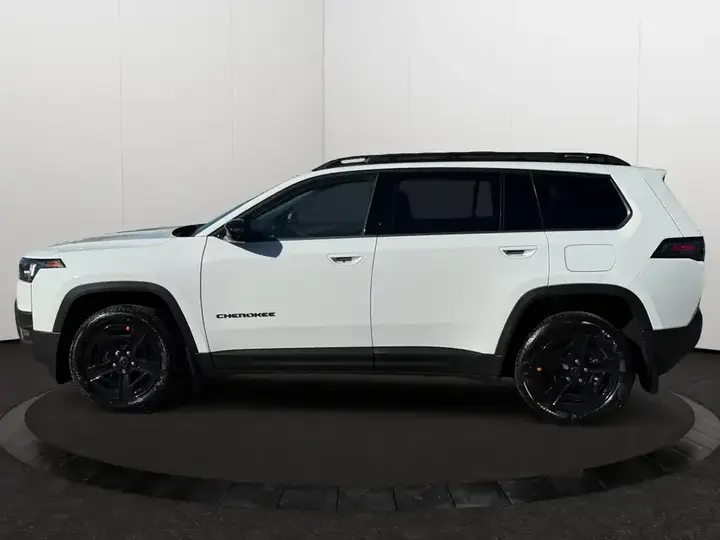Jeep Cherokee 2026 photo 2