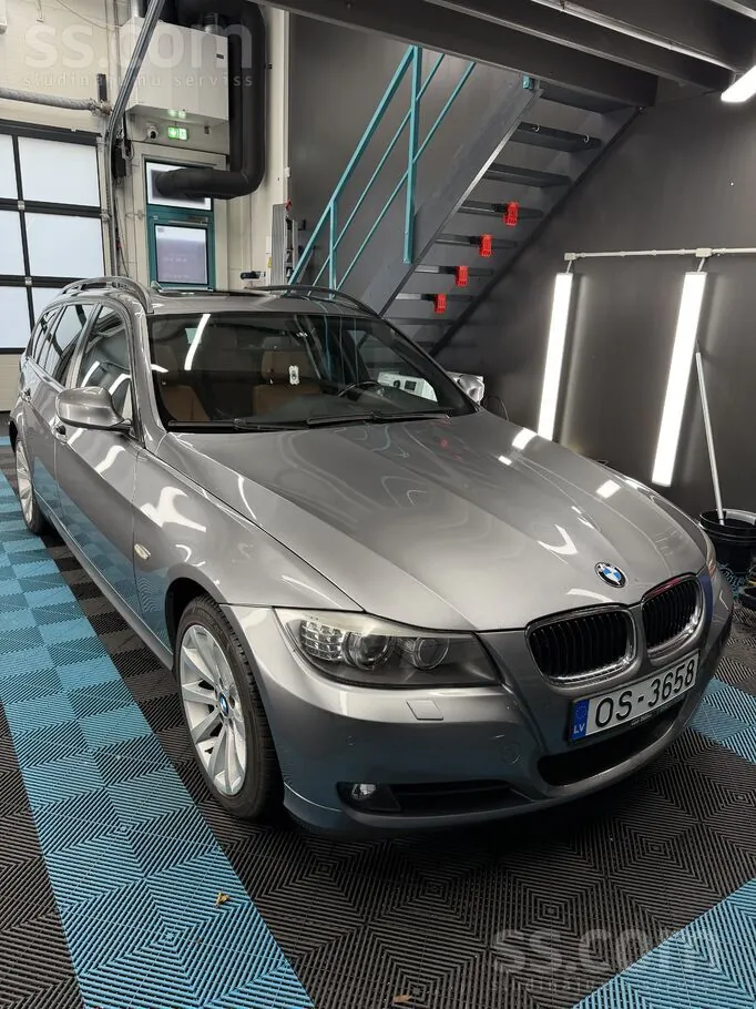 BMW 320 2009 photo 2