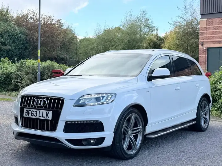 Audi Q7 2013 photo 2