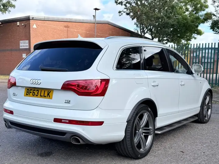 Audi Q7 2013 photo 4