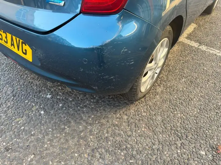 Nissan Micra 2013 photo 4