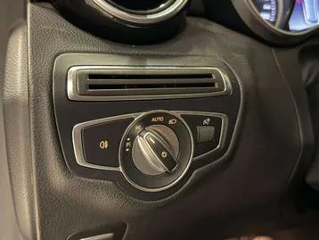 Mercedes-Benz C-Class 2019 photo 2