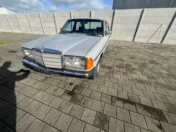 Mercedes-Benz W123