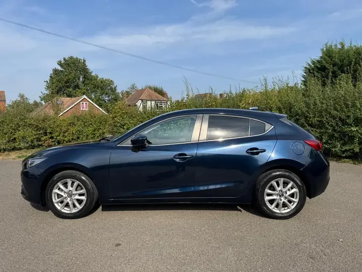 Mazda Mazda3 2015 photo 4