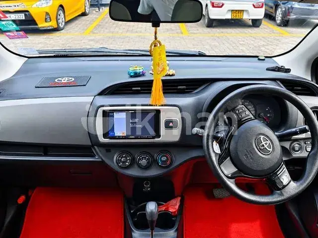 Toyota Vitz 2015 photo 4
