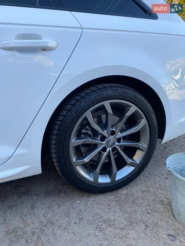 Audi A4 2018 photo 3