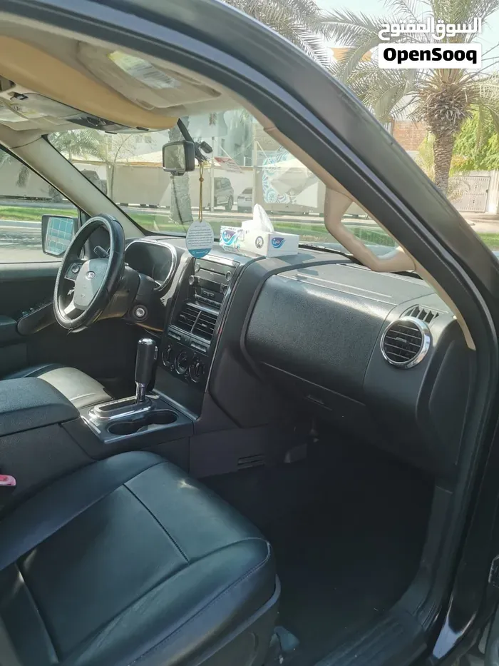 Ford Explorer 2010 photo 3