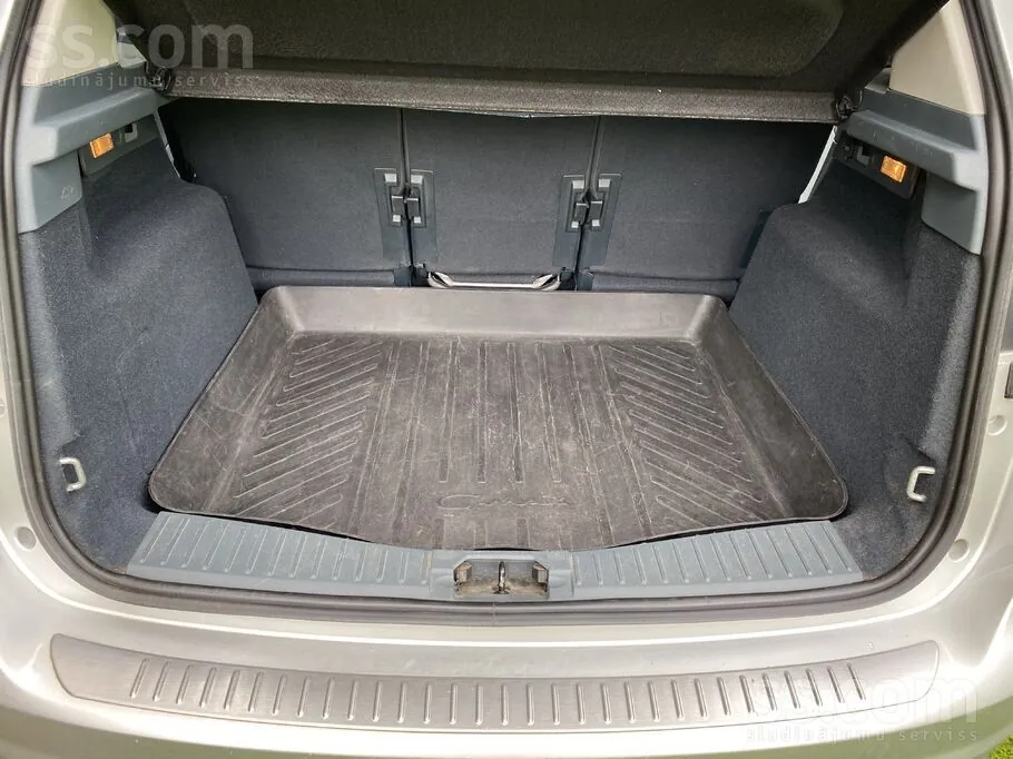 Ford C-Max 2012 photo 5