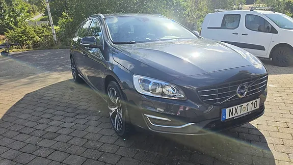 Volvo V60 2016 photo 2
