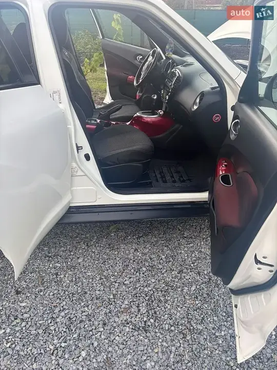 Nissan Juke 2013 photo 2