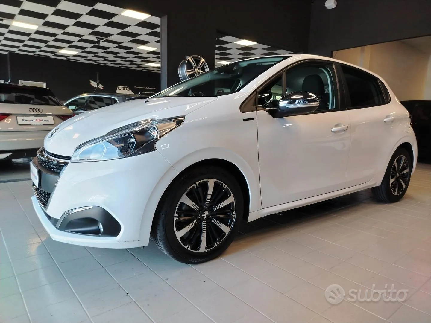 Peugeot 208 2019 photo 3