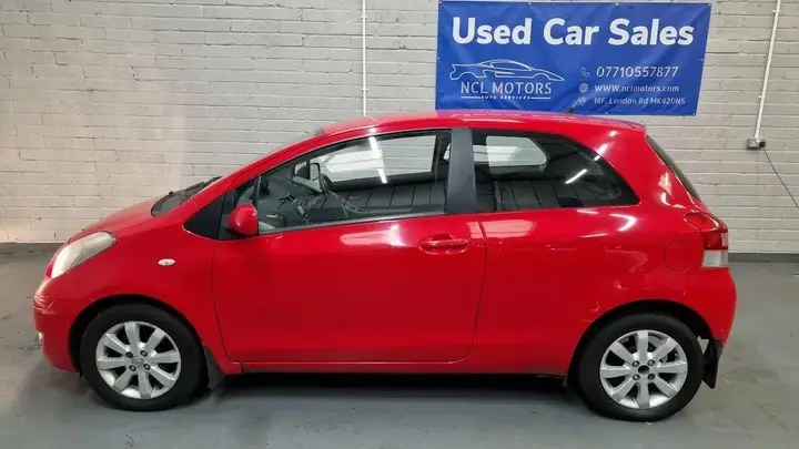 Toyota Yaris 2011 photo 4