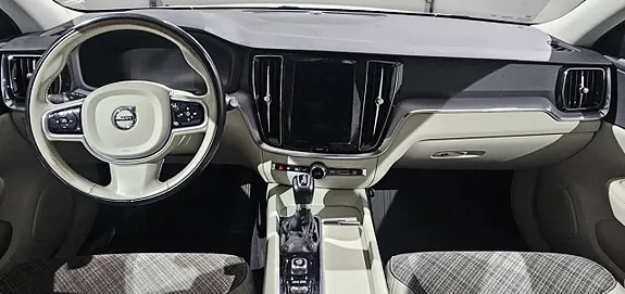 Volvo V60 Cross Country 2019 photo 3