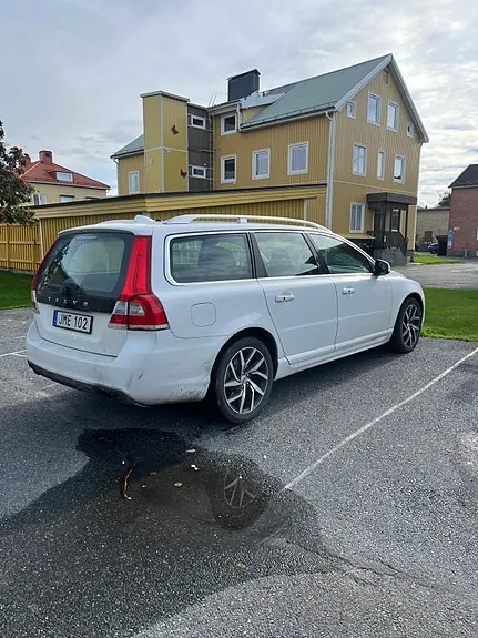 Volvo V70 2015 photo 2