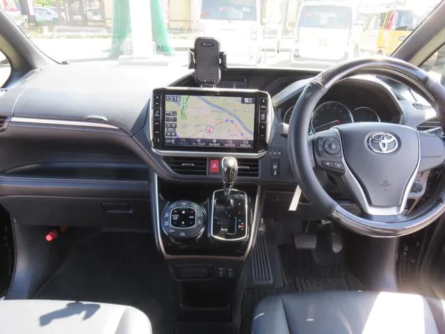 Toyota Esquire 2016 photo 2