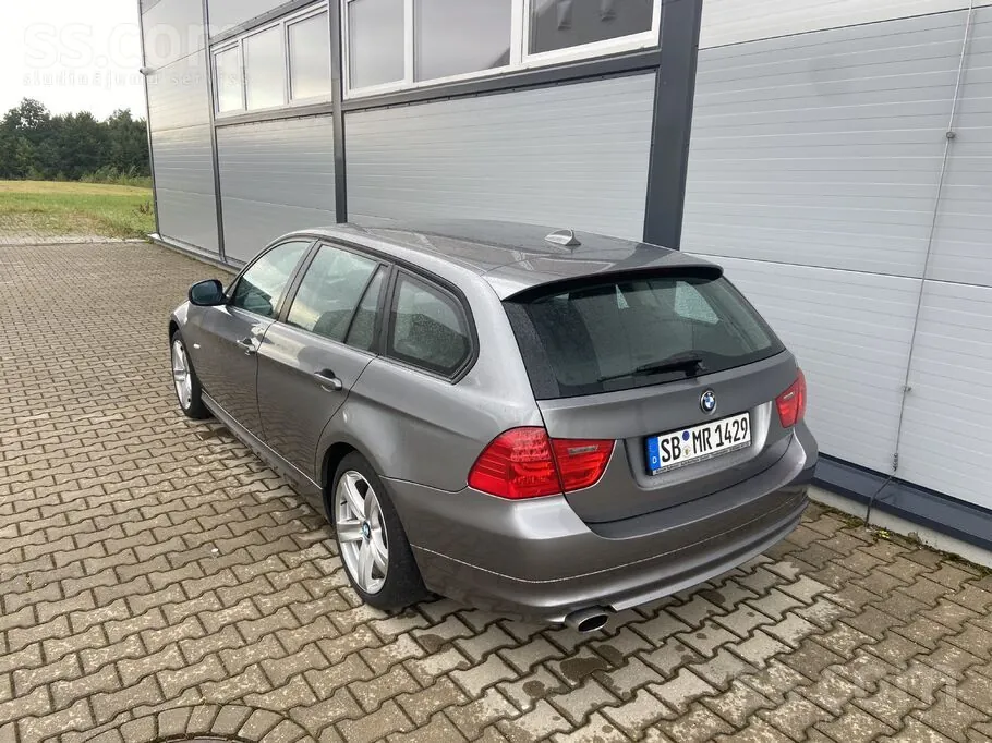 BMW 320D 2009 photo 4