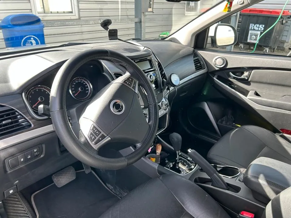 KG Mobility Korando
