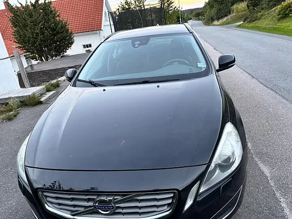 Volvo V60 2012 photo 2