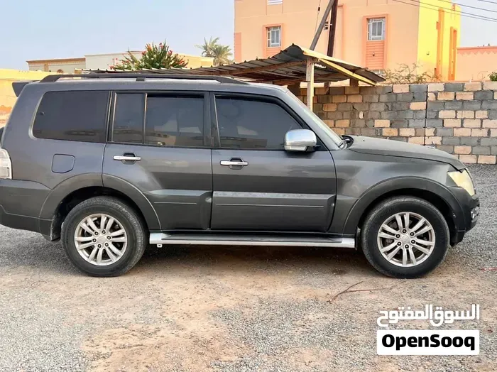 Mitsubishi Pajero 2015 photo 3