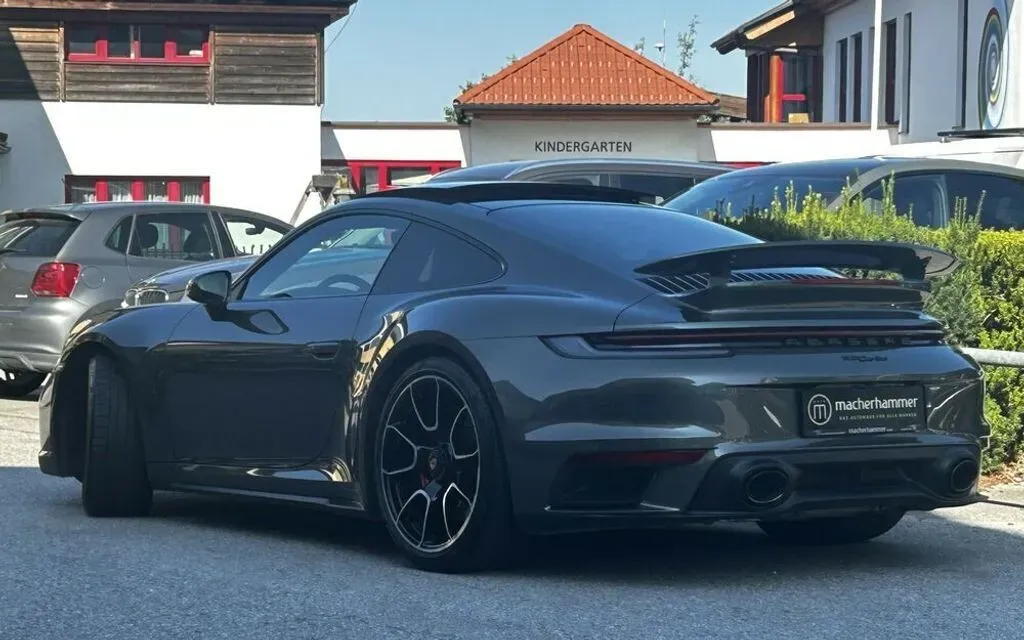 Porsche 911 2022 photo 3